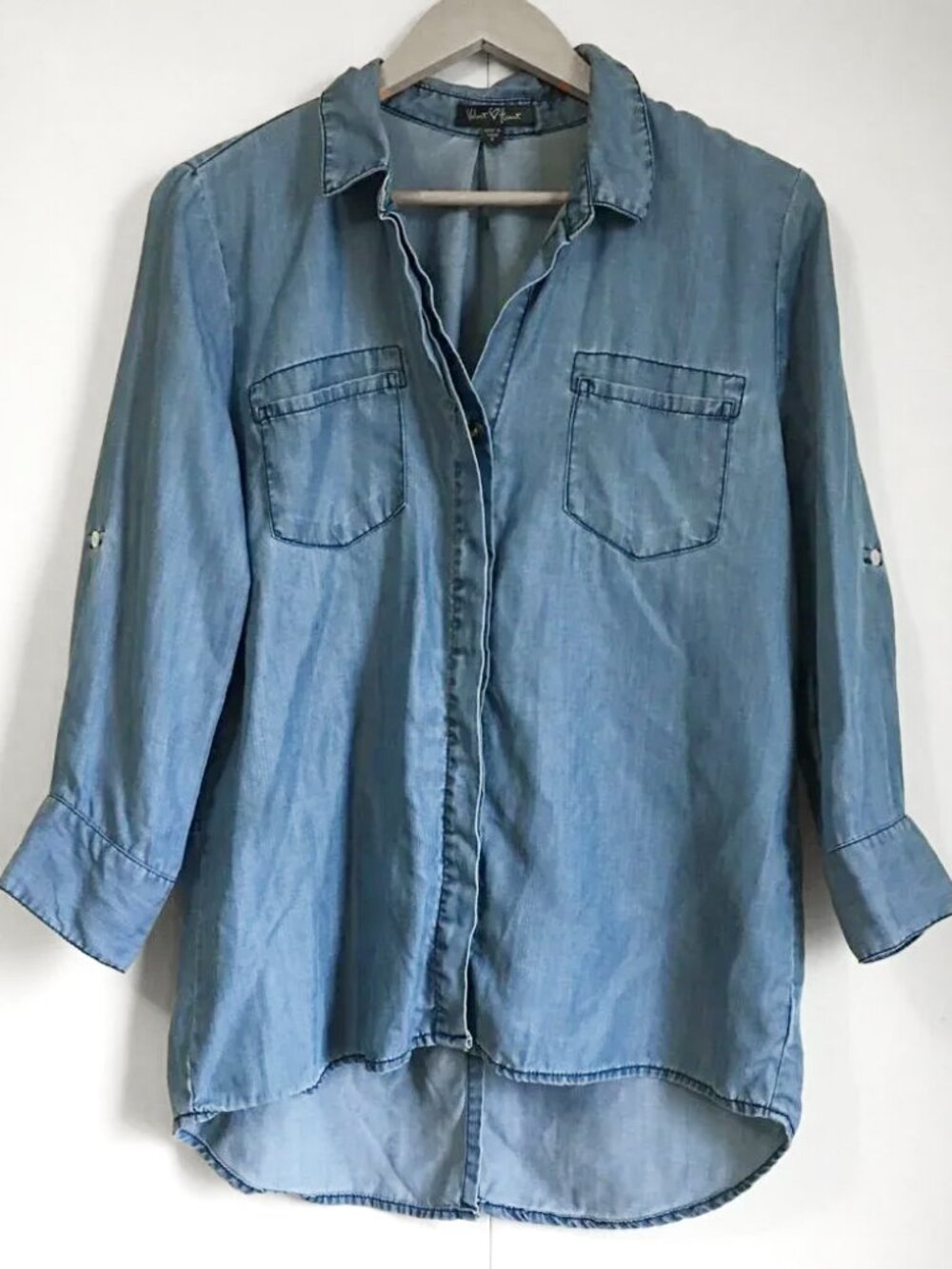 Velvet Heart Tencel Denim High-Low Sparrow Tail Button-Up Shirt - S 💙
